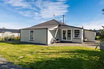 27 Station Road, Darfield