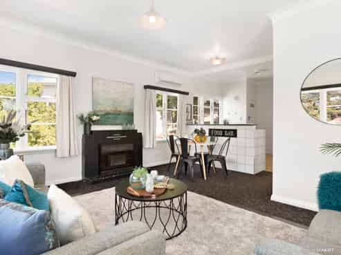 122 The Parade, Island Bay