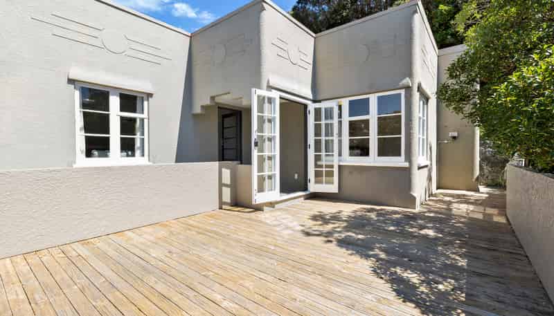122 The Parade, Island Bay