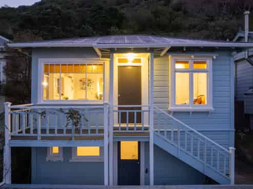 176 Sutherland Road, Lyall Bay