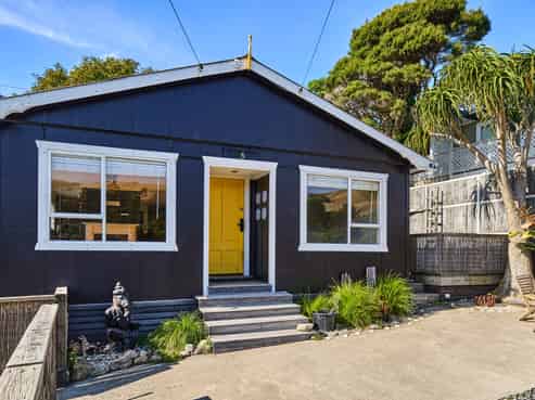 5 Takutai Road, Pukerua Bay