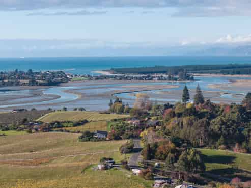 17 Bronte Road East, Tasman