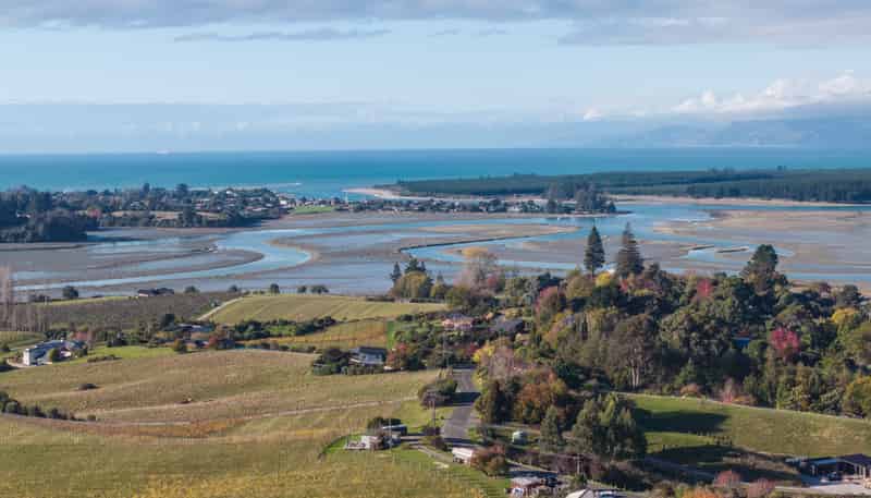 17 Bronte Road East, Tasman