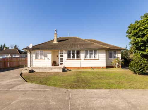 607 Kiwi Street, Camberley