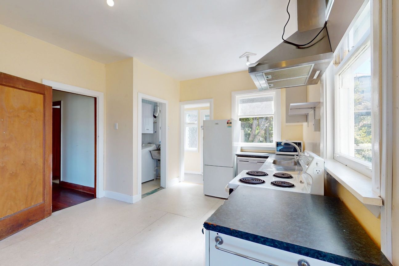 Spacious 5-Bedroom Bungalow  Incredible Sun & Views Over Aro Valley - Повеќе