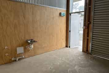 107sqm Industrial unit