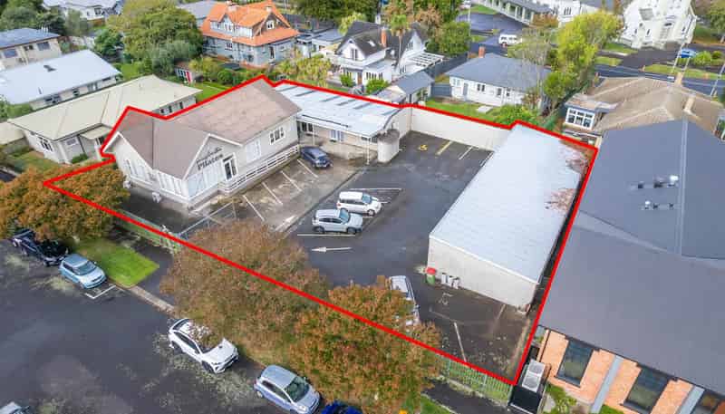  8-10 Myrtle Street, Hamilton East