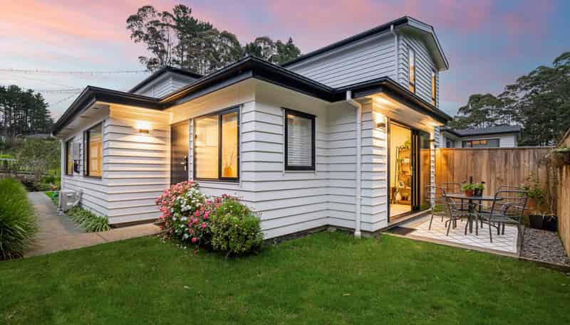 8 Tagish Way, Orewa