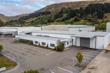 Motivated Landlord - 2164sq m industrial available now!