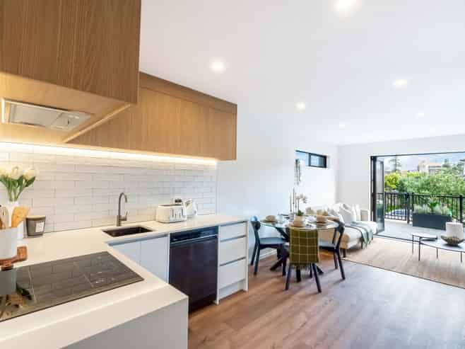 8/4 Ngaroma House Drive, Hobsonville