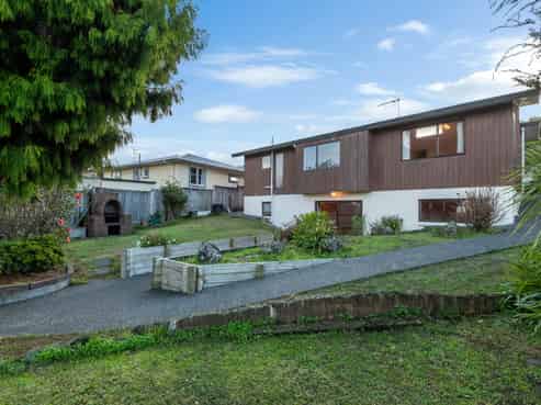16 Spencer Road, Pinehill