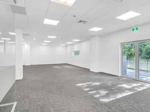 Prime Airport Office Opportunities