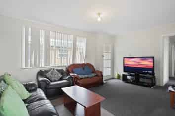 67 Cobham Crescent, Kelston