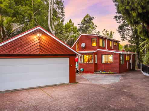 84A Woodlands Park Road, Titirangi