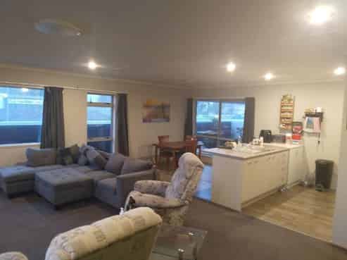 Tauranga Classic Corner Dairy With 3 B/R Apartment