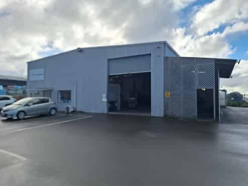 Workshop, Offices and Fenced Yard