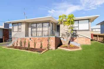 7 Cobham Crescent, Kelston