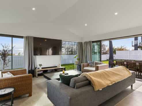 112 Harakeke Drive, Wharewaka