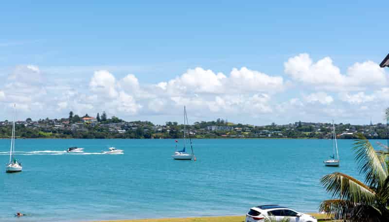 2/17 The Parade, Bucklands Beach