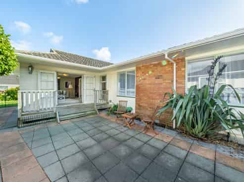 41 Waipounamu Drive, Kelson
