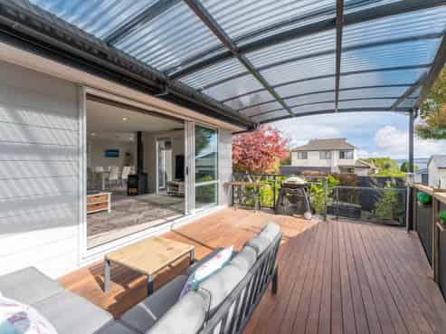 15 Kurupae Road, Hilltop
