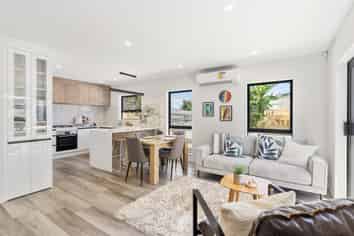 8/156 Coxhead Road, Wattle Downs