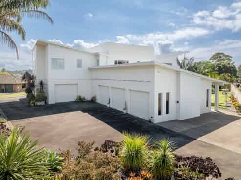 329P Plummers Point Road, Whakamarama
