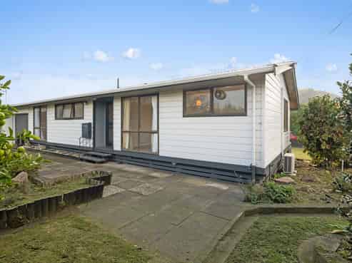 131A Clayton Road, Mangakakahi