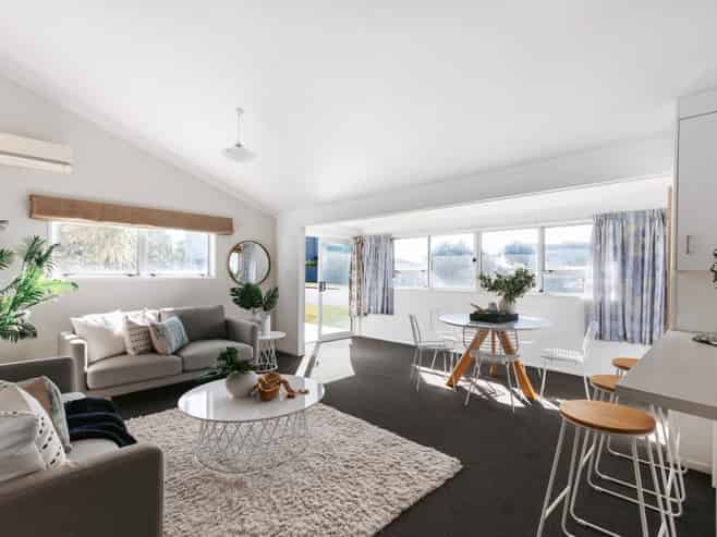 144 Karewa Parade, Papamoa