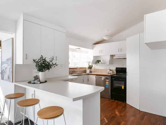 144 Karewa Parade, Papamoa