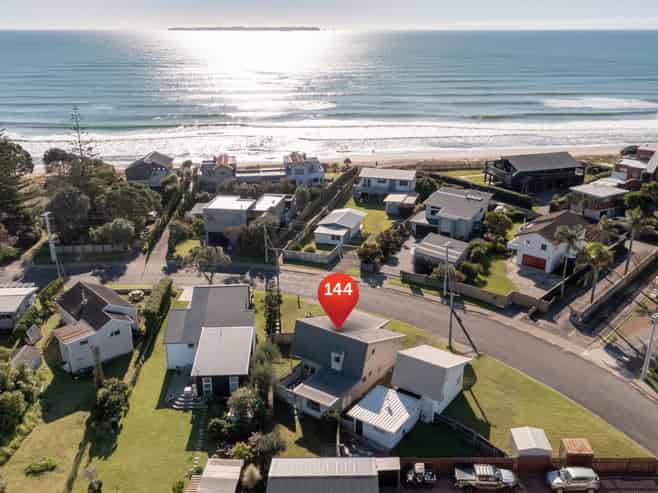 144 Karewa Parade, Papamoa