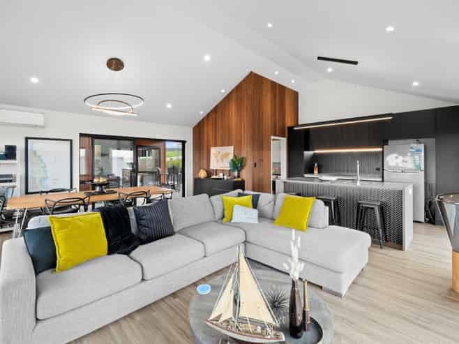 4 Aquarius Lane, Langs Beach