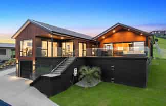 4 Aquarius Lane, Langs Beach