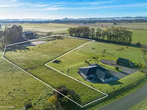 18 JG Wilson Drive, Waipukurau