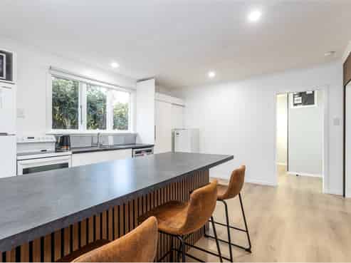 10 Grants Road, Marchwiel
