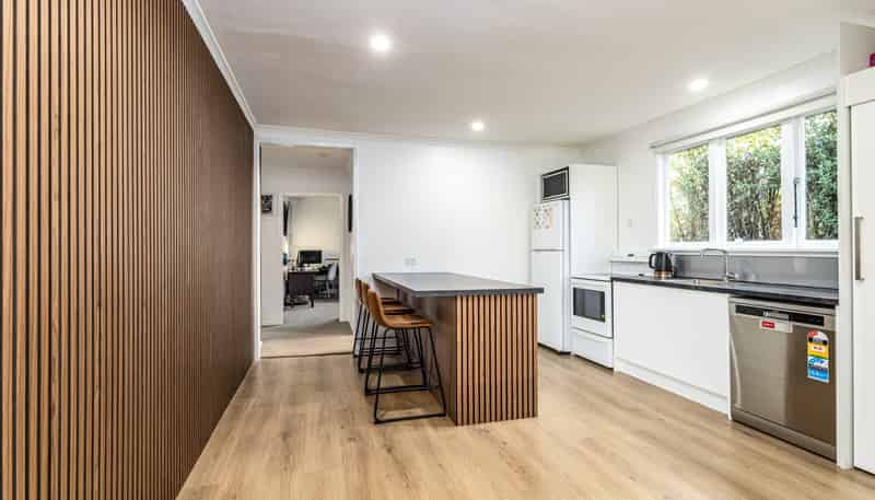 10 Grants Road, Marchwiel