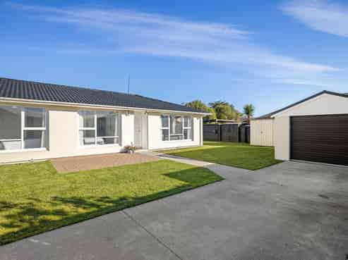 2/161 Beach Road, North New Brighton