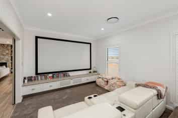 15 Arahi Road, Clevedon