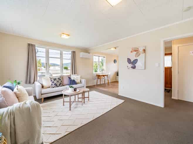 1/6 Oxford Crescent, Ebdentown