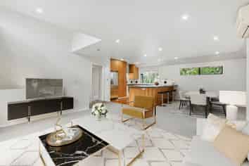 2/24 Heathcote Road, Castor Bay
