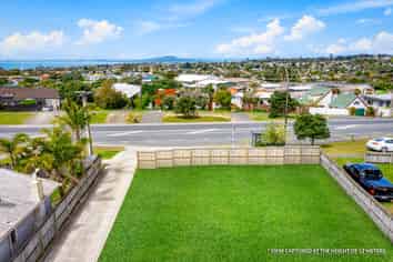 886A East Coast Road, Northcross