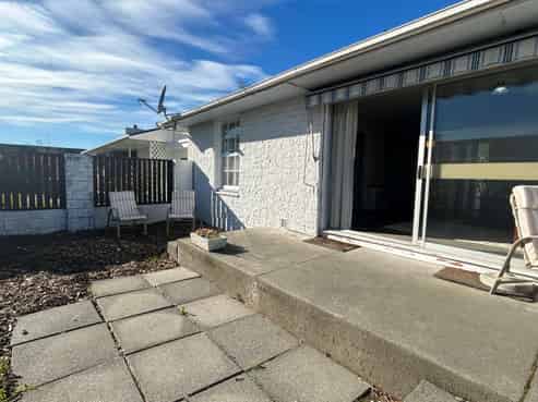 2/47 Churchill Avenue, Allenton
