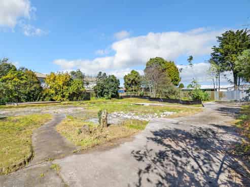 18 Riversdale Road, Avondale