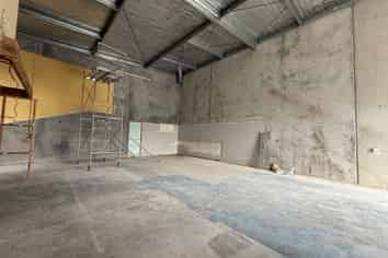 Corner Industrial Unit with Great Access