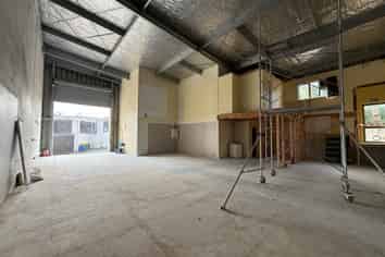 Corner Industrial Unit with Great Access