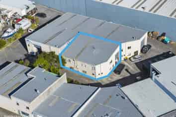 Corner Industrial Unit with Great Access