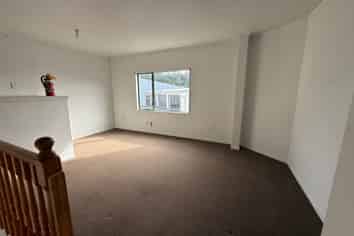 Corner Industrial Unit with Great Access