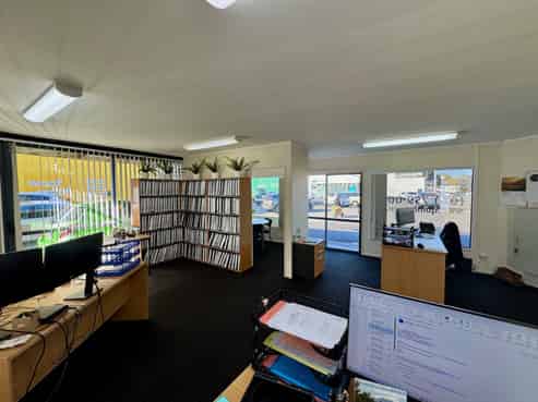 Office or retail on the one-way