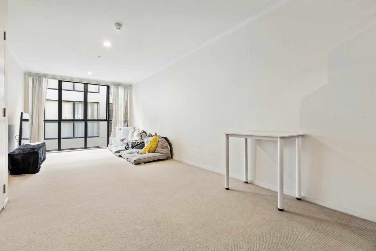 Affordable Freehold Apartment in Newmarket's Heart - Widok 5