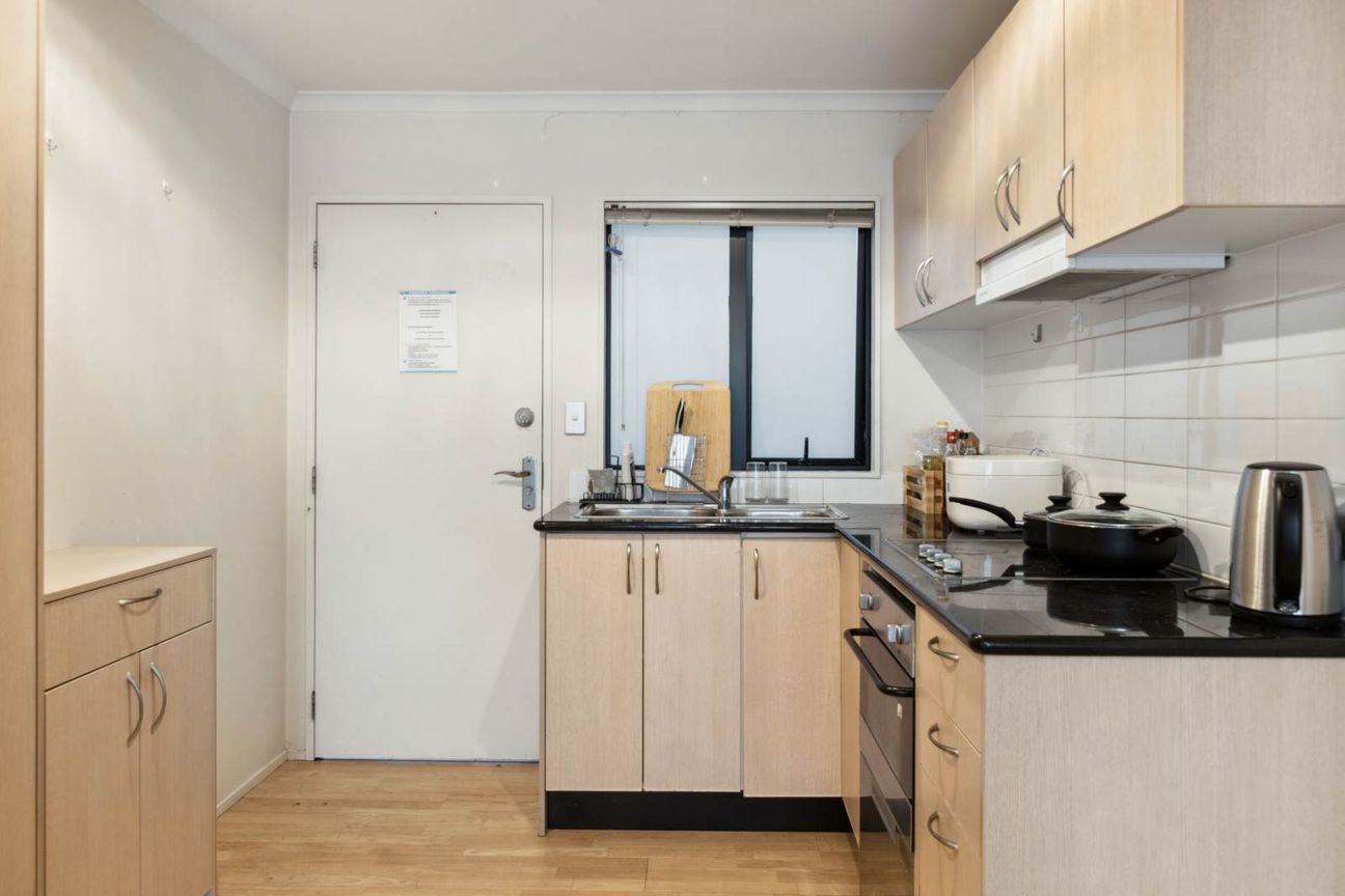 Affordable Freehold Apartment in Newmarket's Heart - Widok 6